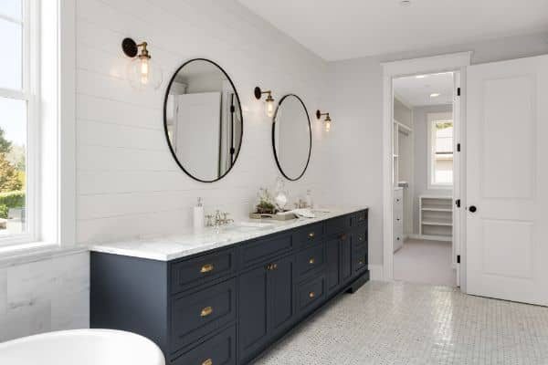 picture, art, and mirror hanging